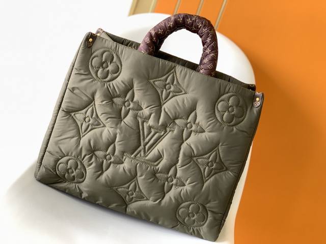 m59005Blacksilverdark Greenm59007Apricotonthego Large Handbag Made Of Econyl