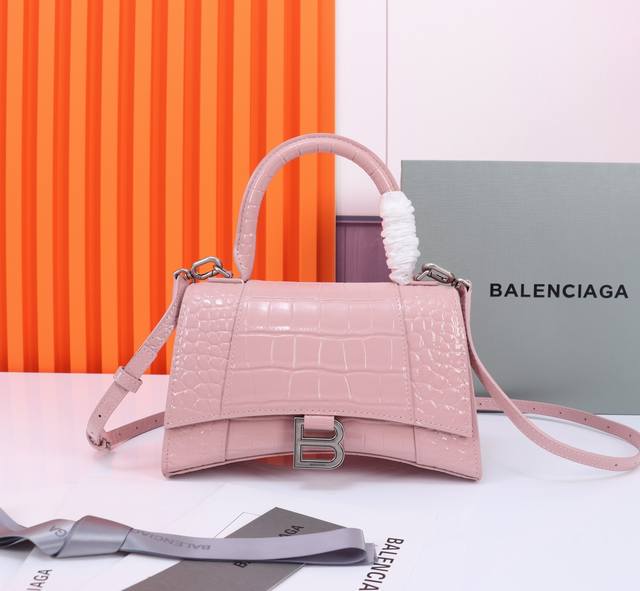Upgraded Version Of Balenciaga Crocodile-Grain Hourglass Bag A Heavy-Hitter Hit
