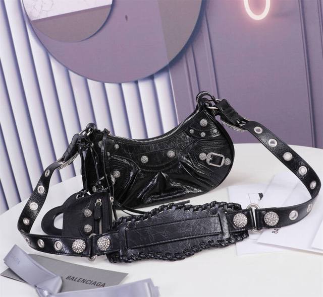 Upgraded Version] Balenciag Le Cagole Half-Moon Armpit Bag Crossbody Bag With Oi