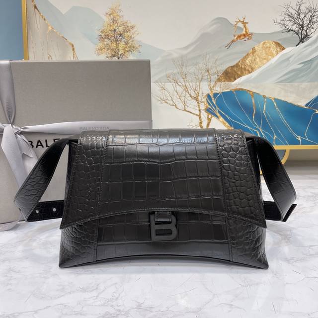 Large Crocodile Pattern This Season's Heavyweight Hourglass Bag Has A Unique Ico