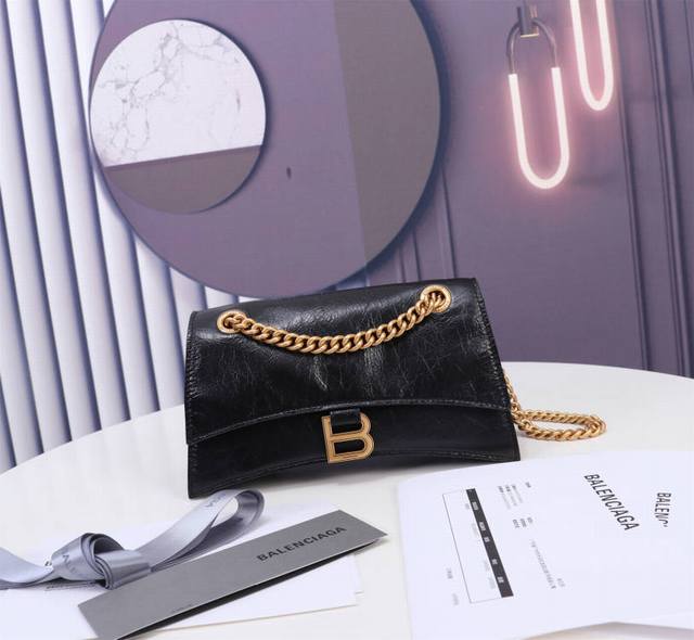 Small Gold Buckle Black Crush Popular Hourglass Chain Bag With Vip Packaging The