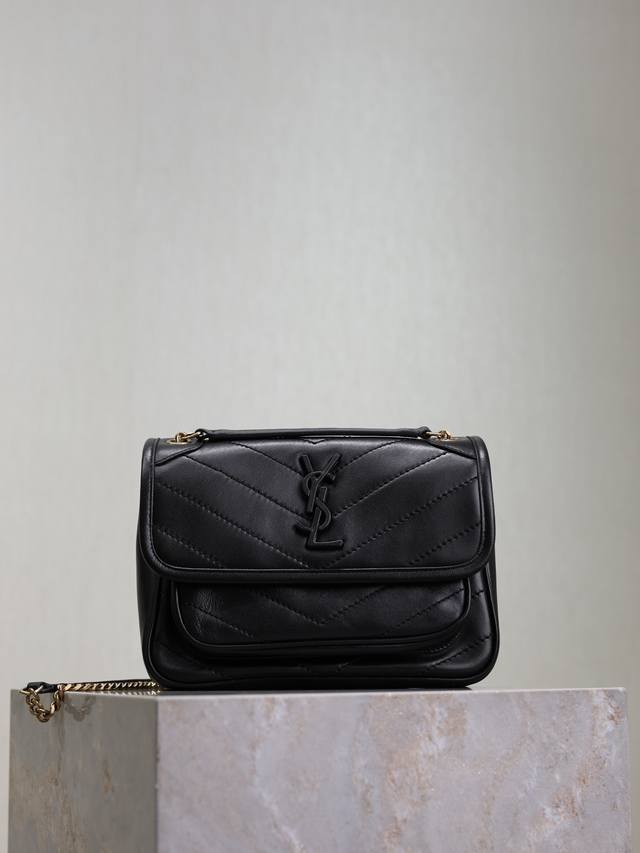 niki 22Cm Black Sheepskin The Spring And Summer Lambskin Niki Metal Chain Has