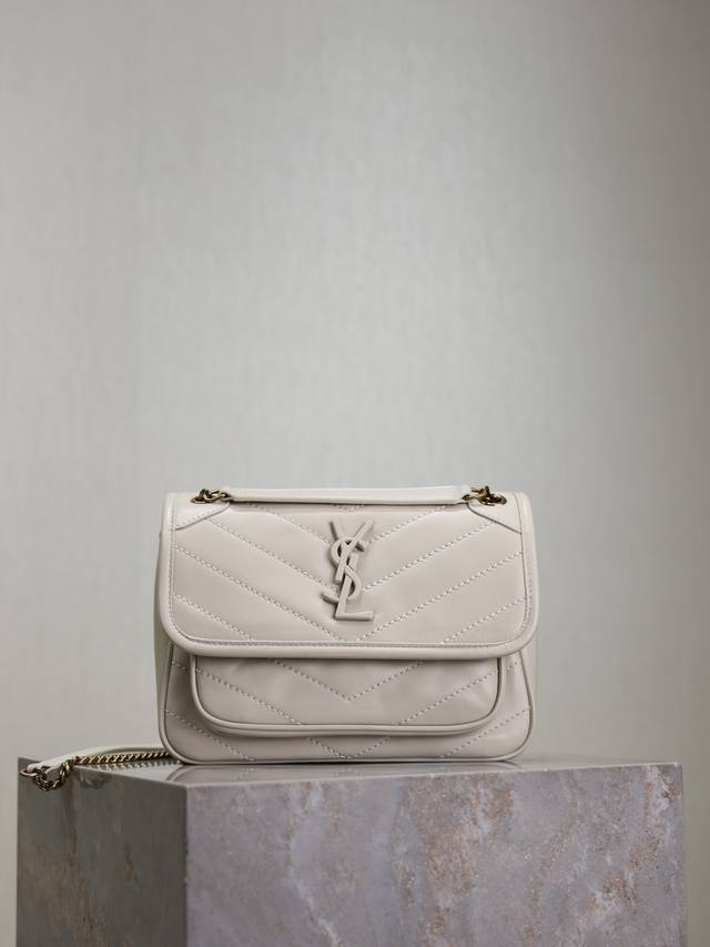 niki 22Cm White Sheepskin The Spring And Summer Lambskin Niki Metal Chain Has