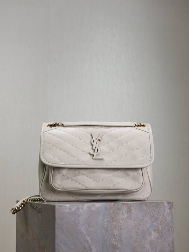 niki 28Cm White Sheepskin The Spring And Summer Lambskin Niki Metal Chain Has