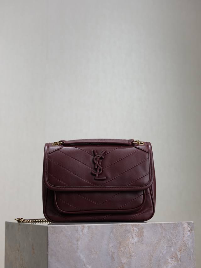 niki 22Cm Red Lambskin The Spring And Summer Lambskin Niki Metal Chain Has Al