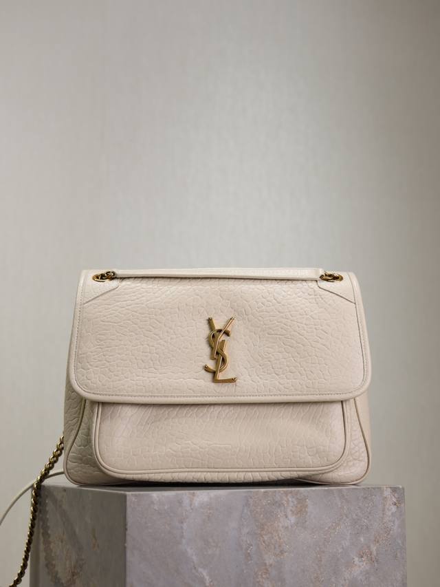 White Elephant Pattern With Gold Buckle Niki_32Cm It's So Cool. The Bag Looks Go
