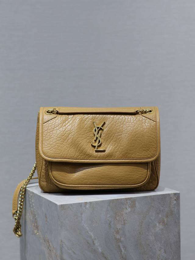 niki_28Cm Khaki Elephant Pattern With Gold Buckle It's So Cool. The Bag Looks