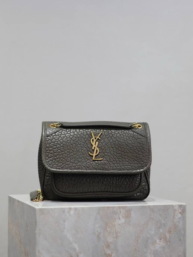 Green Elephant Pattern With Gold Buckle 22Cm Niki Is So Cool. The Bag Is Beautif