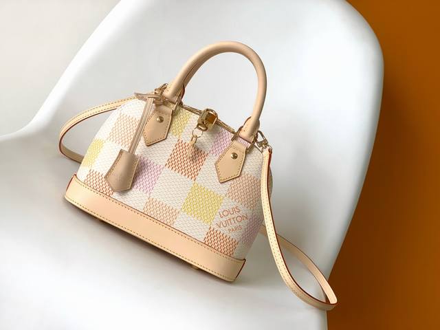 Top Original N40516 This Ama Bb Handbag Is From The Damierlicious Series. It Is