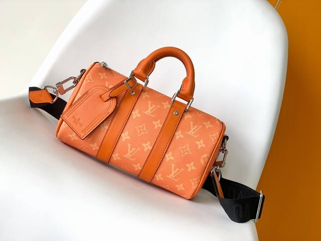 Top Original M31044 This Keepall Bandouliere Travel Bag Adds A Touch Of Style To
