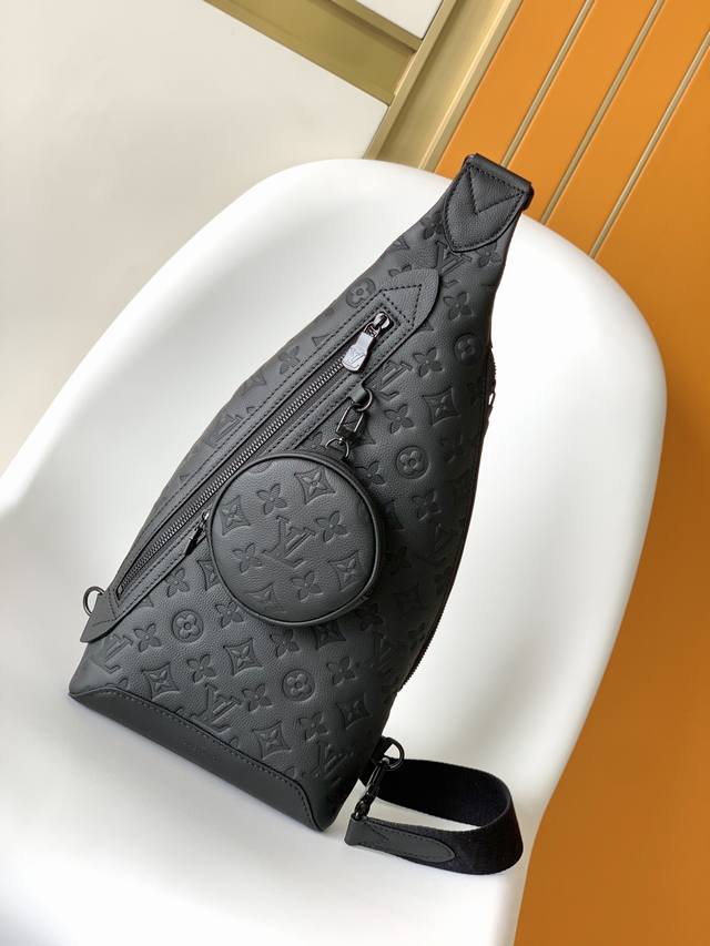 m21890 Original Duo Shoulder Bag Made Of Soft Cowhide Leather, It Is A Practi