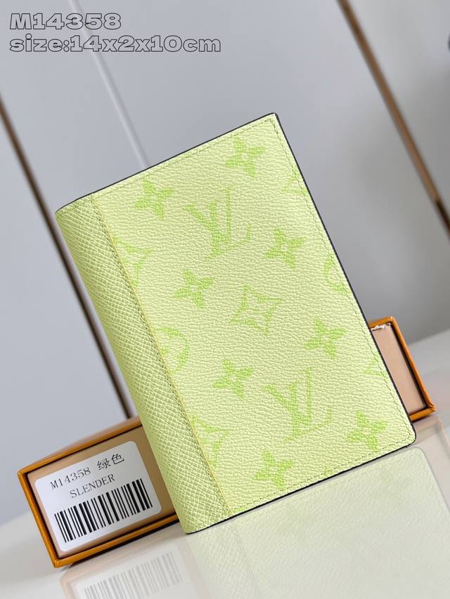 Factory Price P Top Original M14358 Yellow M14115 This Passport Holder Is Made O