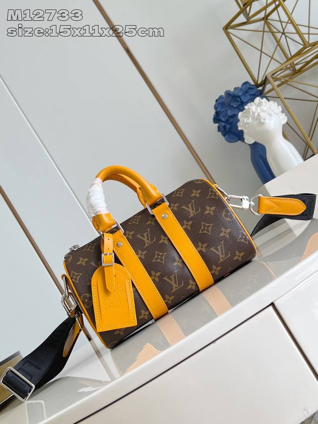 Factory Price P Top Original M12733 This Keepall Bandouli Re 25 Handbag Is From