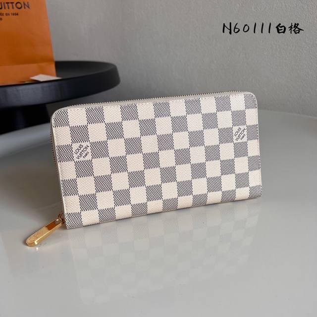 Factory Price P N60111 White Grid The Zippy Organizer Zipper Wallet Is Made Of F