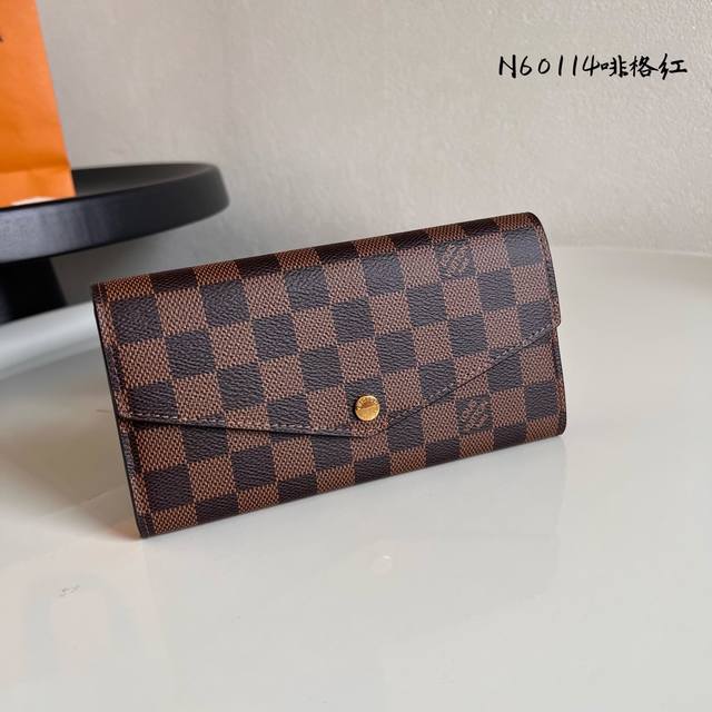 Factory Price P Chip Version N60114 Brown This Envelope Wallet Is Made Of Elegan