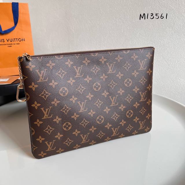Factory Price P Chip Version M13561 Large Bag This Revamped Pochette Cl Sl Is A