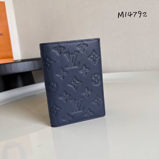 Factory Price P Chip Version M14792 Blue Passport Holder A Perfect Companion For