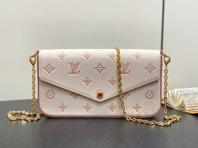 Factory Price P Top Original M15968 Cream Full Leather Chain Bag Three-Piece Set