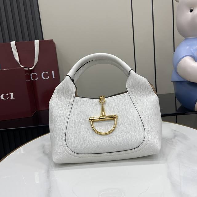 Comes With A Full Set Of Original Counter Packaging. New Product. This Gucci Sof