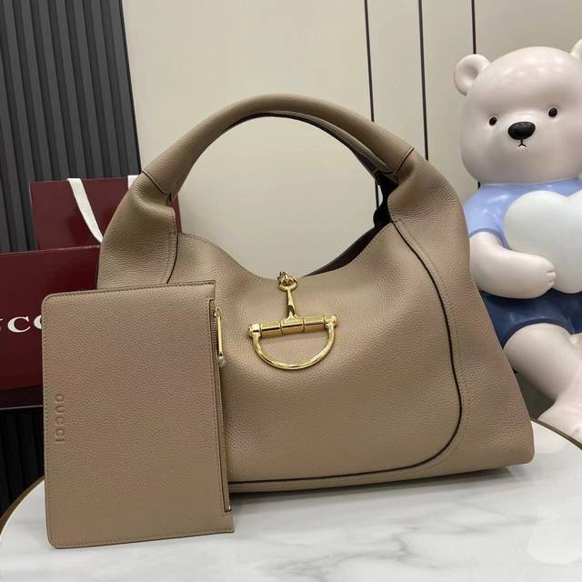 Comes With Full Original Factory Packaging New Arrival This New Gucci Softbit Sh