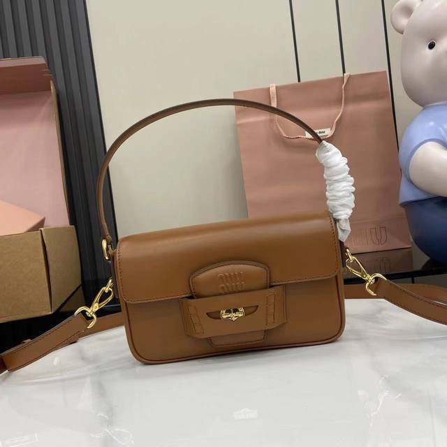 Comes With A Full Set Of Original Counter Packaging Penny Handbag The Design Of