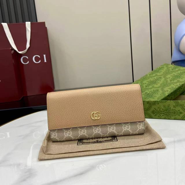 Comes With Full Original Counter Packaging This Key Holder Is Made Of A Dual Mat