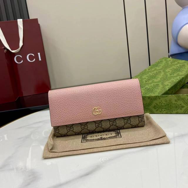 Comes With A Full Set Of Original Counter Packaging This Key Bag Is Made Of A Du