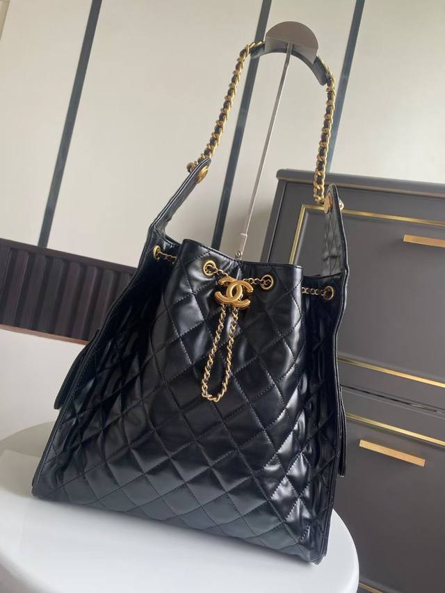 Early Spring Catwalk Series Size 40*30*15 Large 25C Early Spring Catwalk Model I