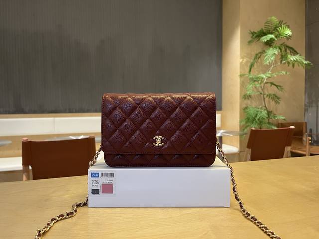 ap5 Chanel's New Chain Bag, Exclusive Caviar Cowhide Black Gold Counter Price