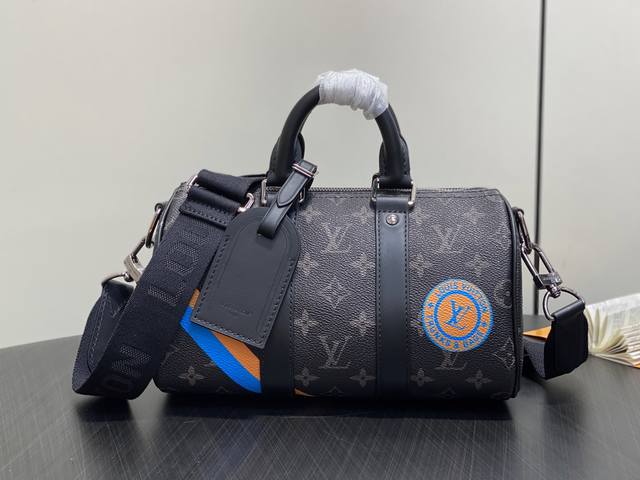 Original Boutique P2520 Black Flower Silk Screen Men's Bag Pillow Bag This Keepa