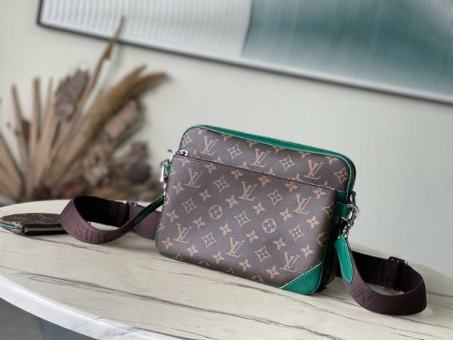Top Original M12766 This Trio Messenger Bag Is Made Of Monogram Macassar Coated
