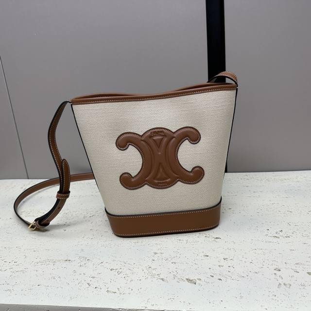cuir Triomphe Small Smooth Calf Leather Bucket Bag Height 22 Opening Width 24