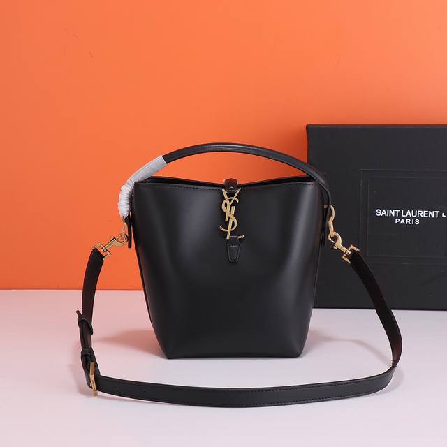 Medium Size With Box, Original Leather Boutique, Exclusively For Black Plain Gol