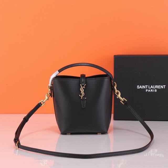 Small Size With Box, Original Leather Boutique, Exclusively For Black Plain Gold