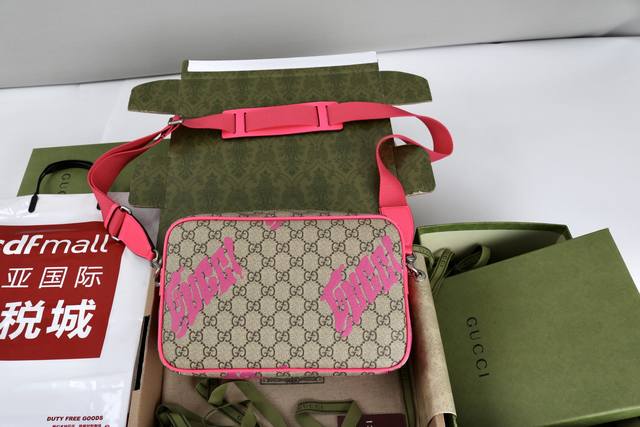 Price In Quantity Introduction This Latest 2025 Series Shoulder Bag Inherits The