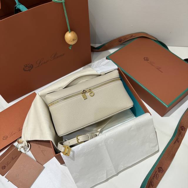 l19 Light Beige Gold Buckle Extra Pocket L19 Series Handbag Crossbody Bag A L