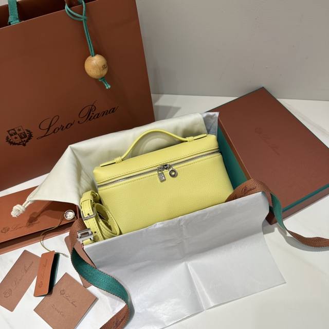 l19 Little Chicken Yellow Extra Pocket L19 Series Handbag Crossbody Bag A Lif