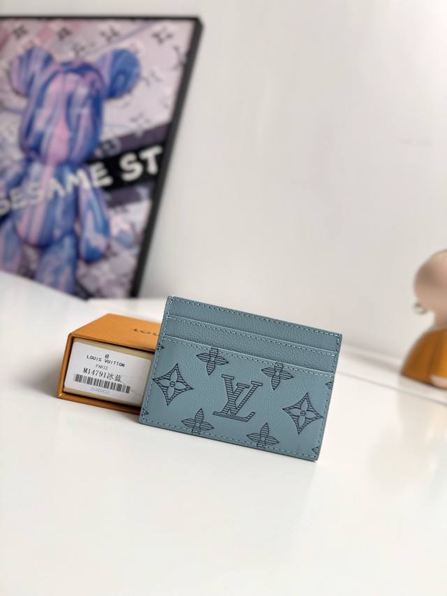 Overseas Original M14791 Ice Blue Exclusive Real Shot This Card Holder Is Made O