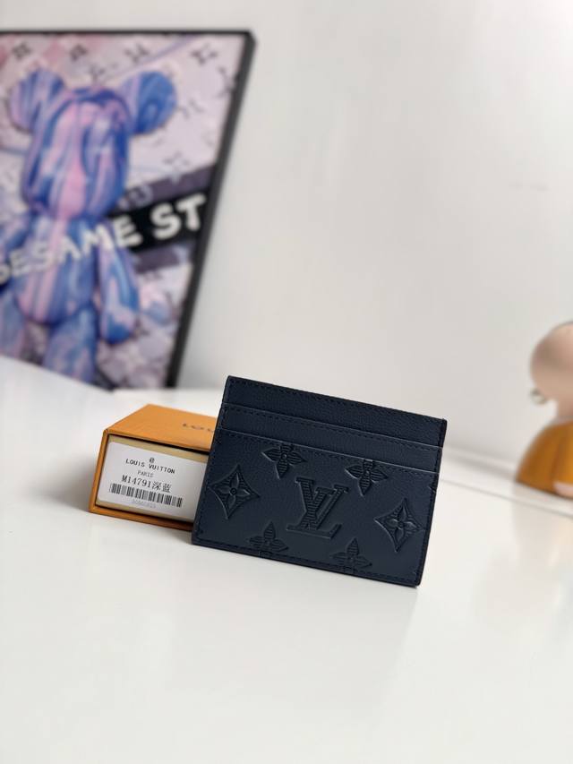 Overseas Original M14791 Dark Blue Exclusive Real Shot This Card Holder Is Made