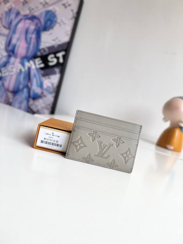 Overseas Original M14791 Gray Blue Exclusive Real Shot This Card Holder Is Made