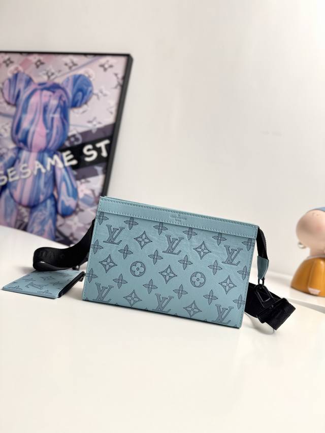 Overseas Original M81115 Ice Blue Exclusive Real Shot Gaston Wearable Wallet Han