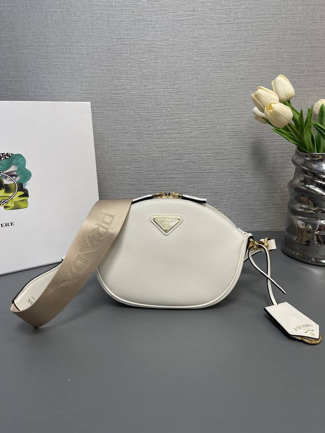 Genuine Grade P's New Shoulder Bag 1Bh212 This Leather Mini Handbag Highlights C