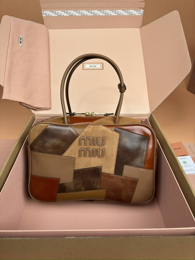 Original Leather With Picture Packaging Premium Hardware Original Leather Beau C