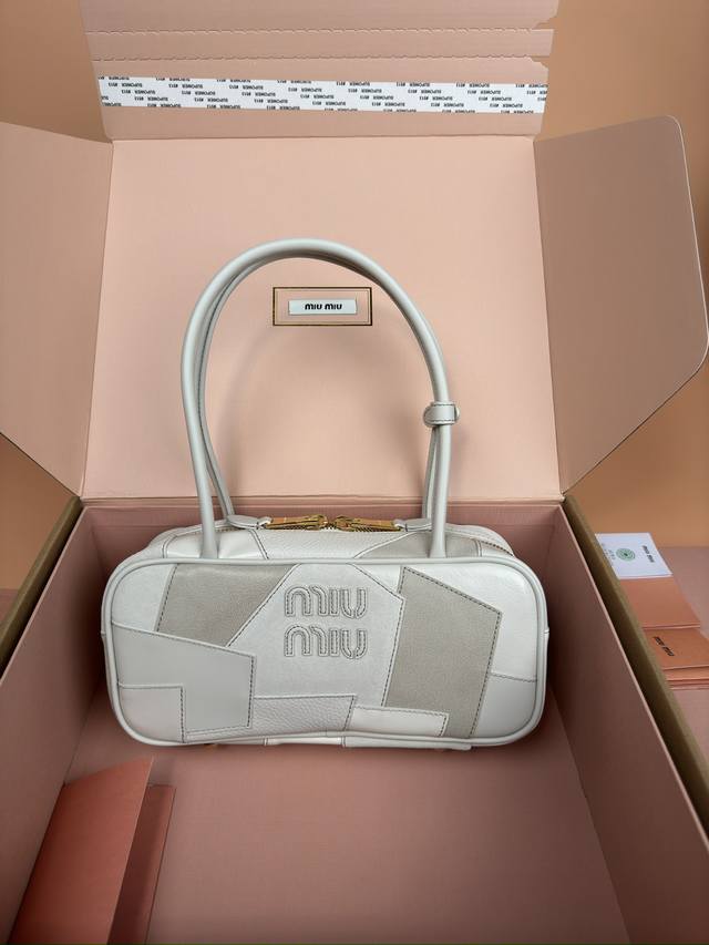 Original Leather With Picture Packaging Premium Hardware Original Leather Beau C