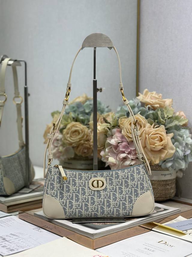 Authentic High Version 30 Montaigne Wanderlust Grey D Woven Fabric This Wanderlu