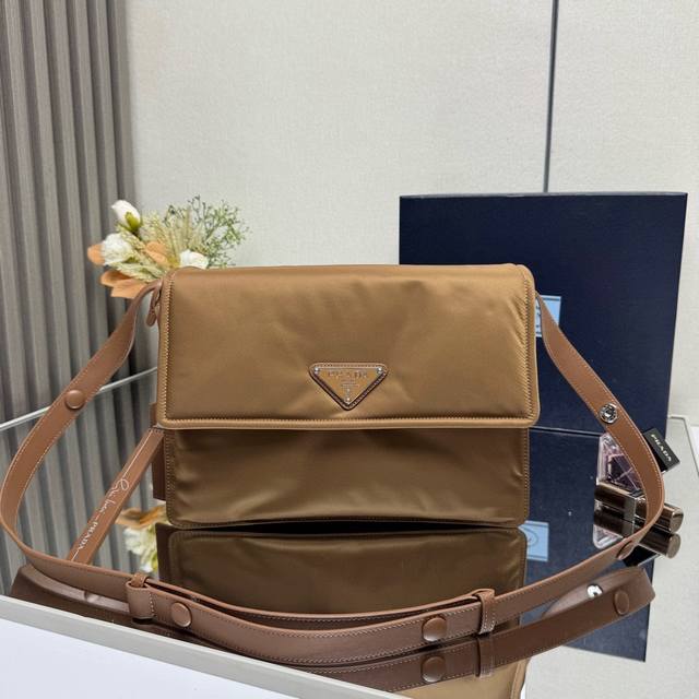 Genuine Top Original New Product First Release Hot-Selling Messenger Bag 1Bd255