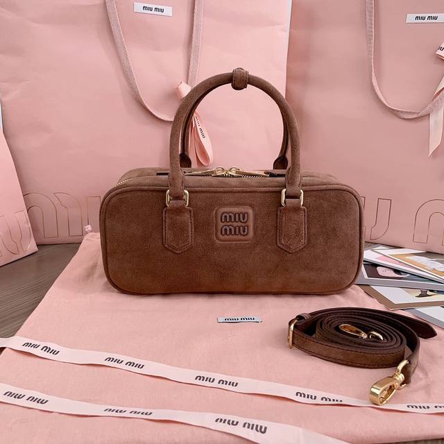 Genuine Grade 5Bb148 Miu's New Bowling Bag Is Hot This Fall And Winter. The Sued