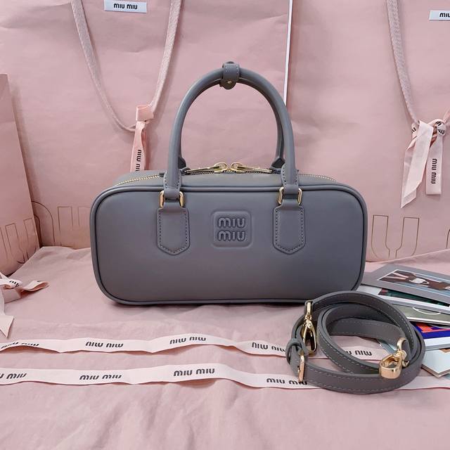 Genuine New Version 5Bb148 Miu's New Bowling Bag Official Website Promotes This