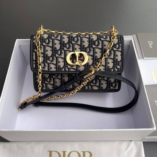 Original Leather Top Quality Imported Material Miss Caro Mini Chain Bag This Bag