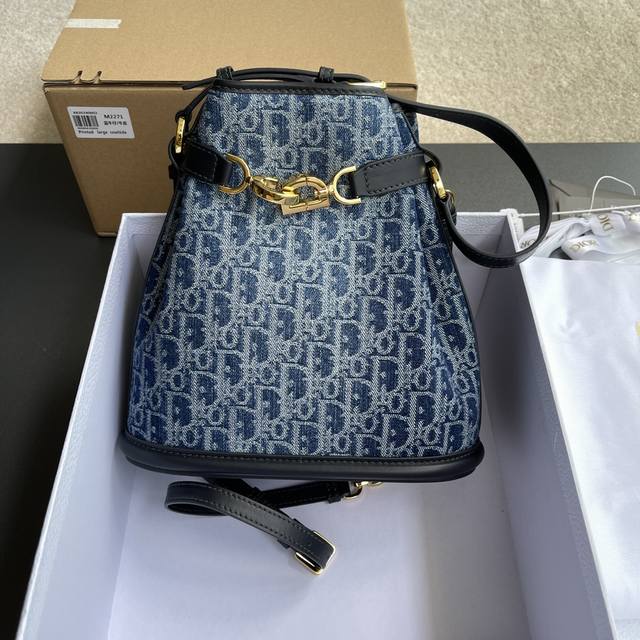 Original Leather Top Quality Imported Material Amber Chain Bucket Bag This 30Mon